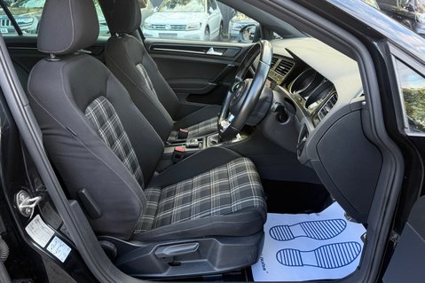 Volkswagen Golf GTD -TWO OWNERS -£20 ROAD TAX -9 SERVICES - ORIGINAL & UNMODIFIED -KEYLESS 15