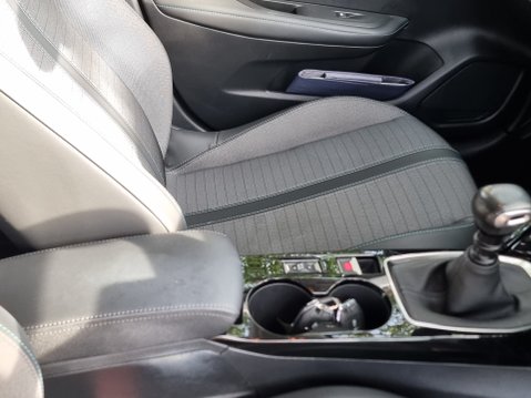 Peugeot 208 PURETECH ALLURE S/S 19