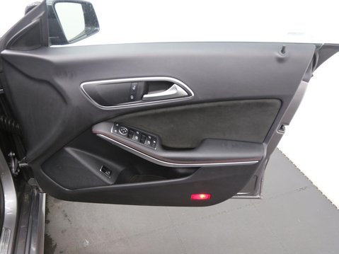 Mercedes-Benz CLA Class 2.1 CLA220d AMG Line Coupe 7G-DCT 4MATIC Euro 6 (s/s) 4dr 20
