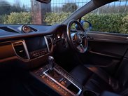 Porsche Macan 2.0 Macan Semi-Auto 4WD 5dr 38