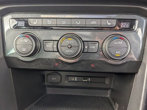 Volkswagen Tiguan SEL TDI BMT 4MOTION 26