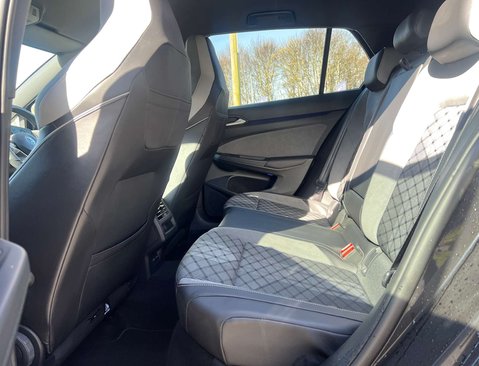 Volkswagen Golf 2.0 Golf R-Line TDI Semi-Auto 5dr 45