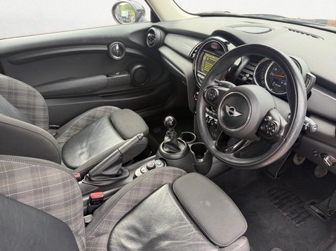 Mini Hatch 1.5 Cooper Euro 6 (s/s) 3dr 15