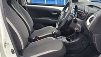 Toyota Aygo 1.0 VVT-i x-play Hatchback 5dr Petrol x-shift Euro 6 (Safety Sense) (71 ps) 13