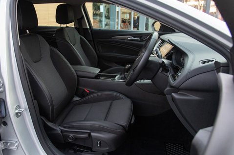 Vauxhall Insignia SRI NAV 35