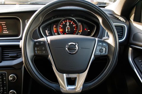 Volvo V40 T2 R-DESIGN NAV PLUS 20