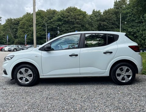 Dacia Sandero 1.0 Sandero Essential SCe 5dr 10