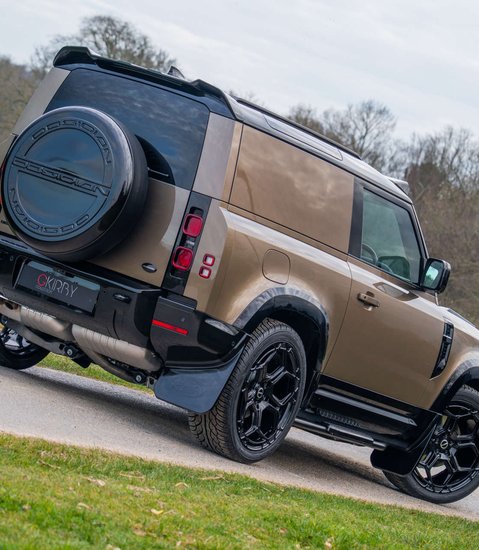 Land Rover Defender D250 X-Dynamic SE HardTop Obsidian WildTrak 1