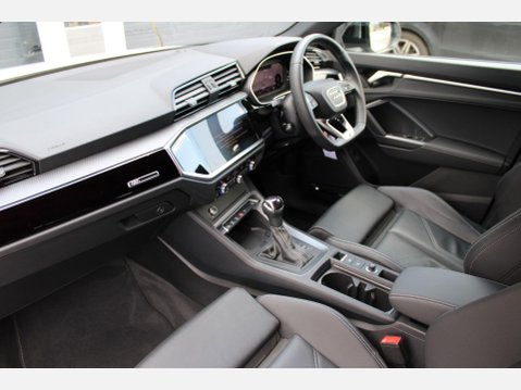 Audi Q3 TFSI S LINE BLACK EDITION 2