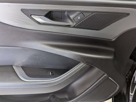 Jaguar XE 2.0 XE R-Dynamic S D Auto 4dr 37