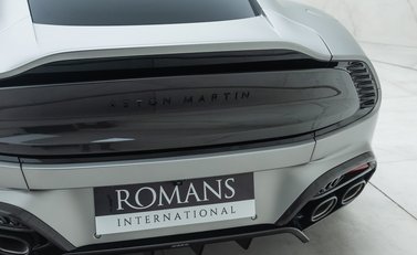 Aston Martin Vanquish V12 31