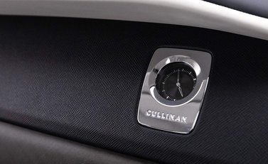 Rolls-Royce Cullinan V12 17