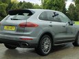 Porsche Cayenne 3.0 TD V6 TiptronicS 4WD Euro 6 (s/s) 5dr 9