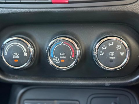 Jeep Renegade 1.4T MultiAirII Longitude Euro 6 (s/s) 5dr 14