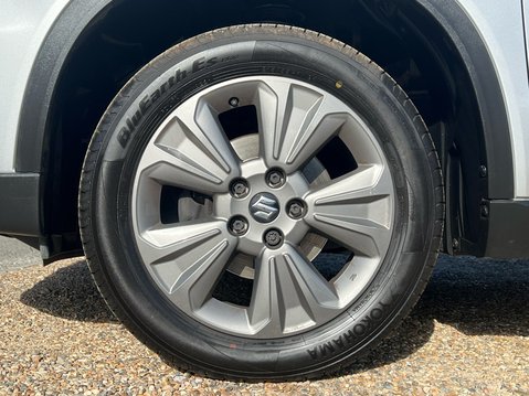 Suzuki Vitara SZ-T BOOSTERJET MHEV 4