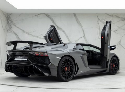Lamborghini Aventador SV LP 750-4 Roadster 11
