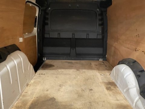 Volkswagen Caddy C20 TDI COMMERCE PLUS 8