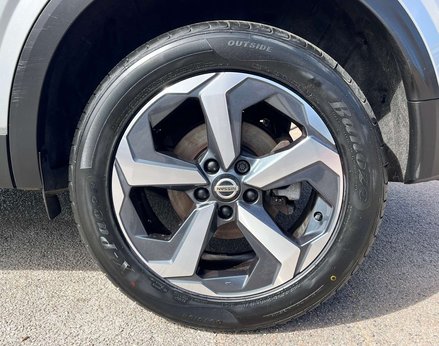 Nissan Qashqai 1.3 Qashqai N-Connecta DiG-T MHEV 5dr 13