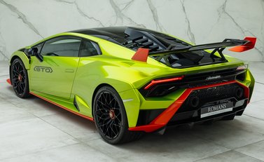 Lamborghini Huracan STO 14