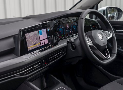 Volkswagen Golf 8 2.0 TDI Style 16