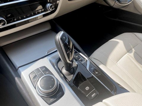 BMW 5 Series 2.0 530e 12kWh SE Touring 5dr Petrol Plug-in Hybrid Steptronic Euro 6 (s/s) 17