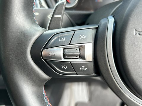 BMW 4 Series M4 COMPETITION 28