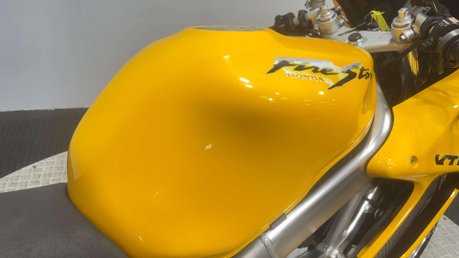 Honda VTR FIRESTORM 1997 ONLY 13K RUNS GREAT VERY CLEAN NEW MOT 1000CC VTWIN 39