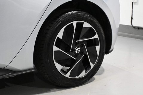 Volkswagen ID.3 Pro Performance 58kWh Life Auto 5dr 141