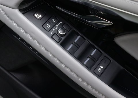Land Rover Range Rover Evoque 1.5 Range Rover Evoque R-Dynamic HSE P300e Auto 4WD 5dr 46
