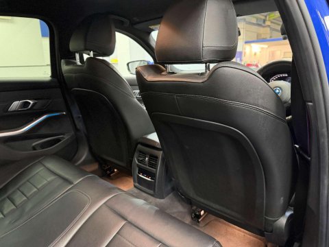 BMW 3 Series 2.0 330e 12kWh M Sport Saloon 4dr Petrol Plug-in Hybrid Auto Euro 6 (s/s) ( 36