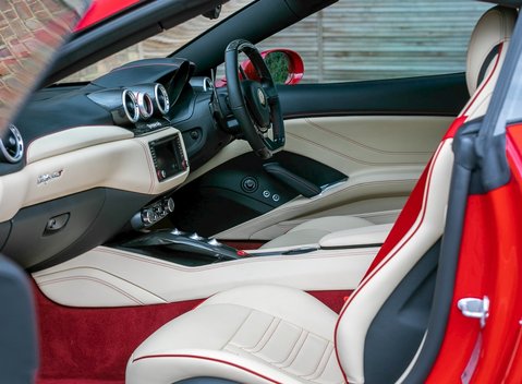 Ferrari California T HS 14