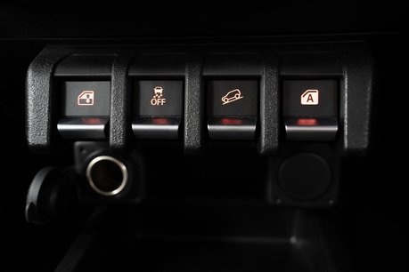 Suzuki Jimny Sierra SUV 1.5 AUTOMATIC petrol 19