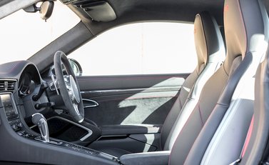 Porsche 911 (991) GT3 13