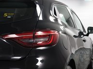 Renault Clio ICONIC TCE 23