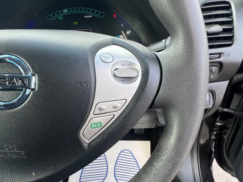 Nissan LEAF 30kWh Acenta Auto 5dr 22