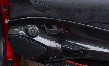 Ferrari 488 Pista 19