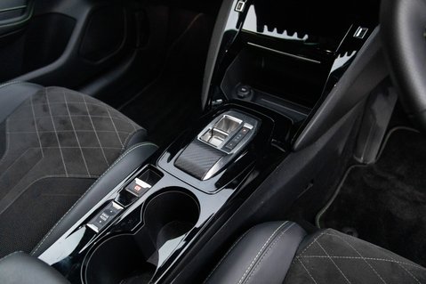 Peugeot 208 GT PREMIUM 33