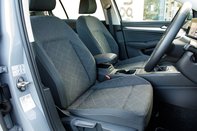 Volkswagen Golf LIFE TSI 34