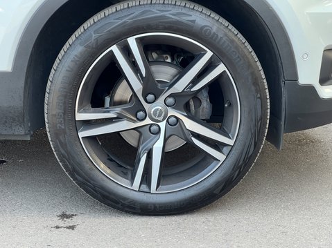 Volvo XC40 1.5 T3 R-Design SUV 5dr Petrol Auto Euro 6 (s/s) (163 ps) 22