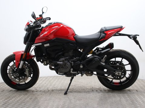 Ducati Monster 937 MONSTER 937 8