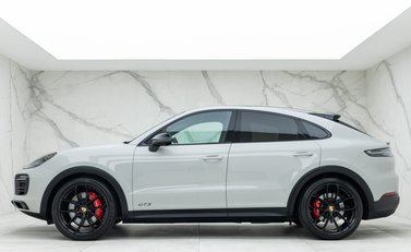 Porsche Cayenne GTS 2