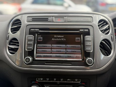 Volkswagen Tiguan 2.0 TDI BlueMotion Tech SE SUV 5dr Diesel DSG 4WD 14