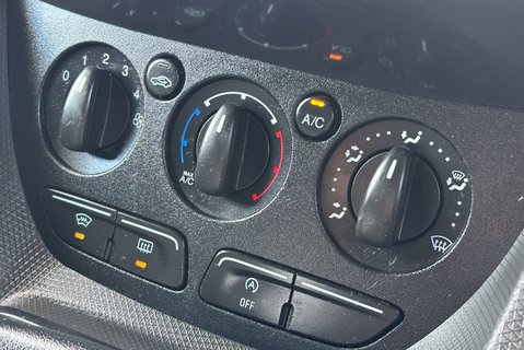 Ford Transit Connect 240 L2 120ps Limited Panel Van - No VAT 18