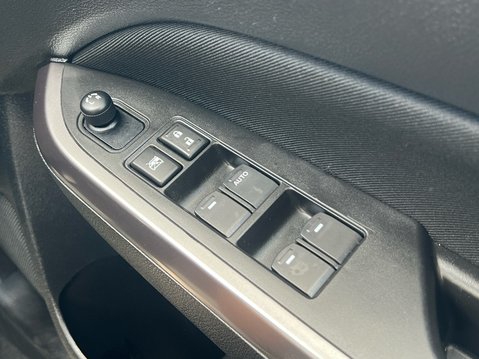 Suzuki Vitara SZ-T BOOSTERJET MHEV 34