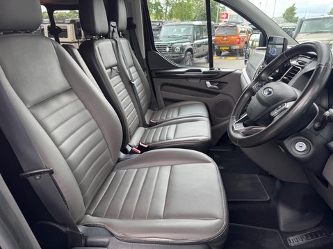 Ford Transit Custom 320 LIMITED DCIV ECOBLUE 13