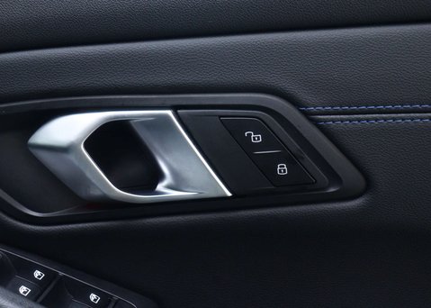 BMW 3 Series 2.0 320i M Sport Saloon 4dr Petrol Auto Euro 6 (s/s) (184 ps) 43