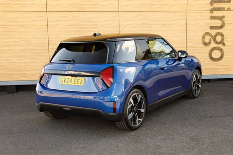 Mini Hatch SE EXCLUSIVE 2