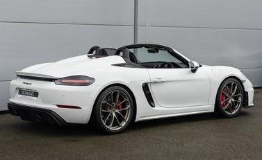 Porsche 718 SPYDER 4