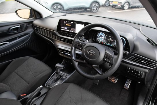 Hyundai BAYON T-GDI PREMIUM DCT MHEV