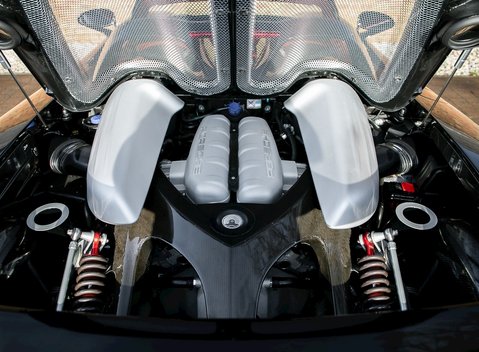 Porsche Carrera GT 30